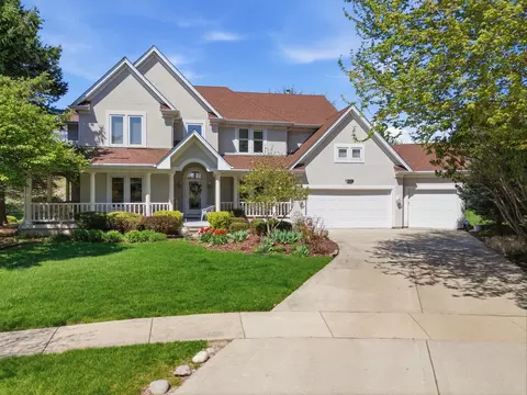 2804 Royal St Georges Ct, Saint Charles, IL 60174