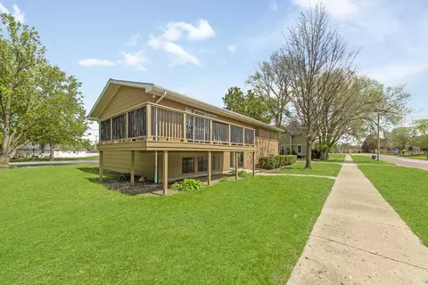 Exterior - 312 E 5th St, Minonk, IL 61760 photo 4 of 7