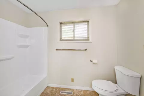 Bath - 312 E 5th St, Minonk, IL 61760 photo 3 of 3