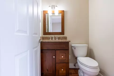 Bath - 15 Windward Cir, Willowbrook, IL 60527 photo 4 of 4