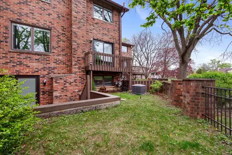 Exterior - 15 Windward Cir, Willowbrook, IL 60527 photo 2 of 4