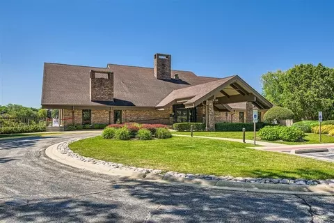 Other - 15 Windward Cir, Willowbrook, IL 60527 photo 10 of 18