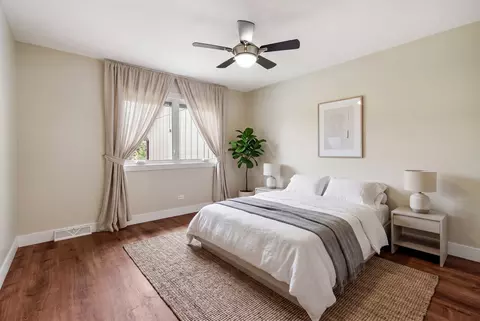 Bedroom - 15 Windward Cir, Willowbrook, IL 60527 photo 3 of 3
