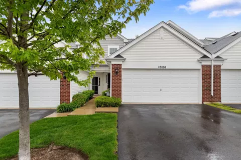 Exterior - 28088 W Niagara St, Lakemoor, IL 60051 photo 2 of 5