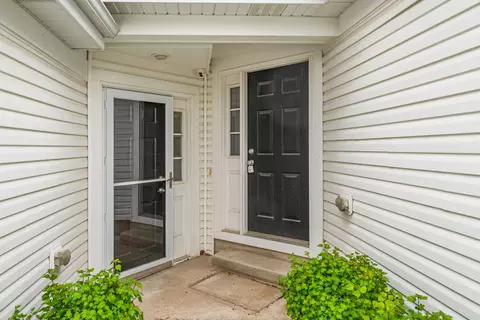 Entry Way - 28088 W Niagara St, Lakemoor, IL 60051 photo 1 of 5