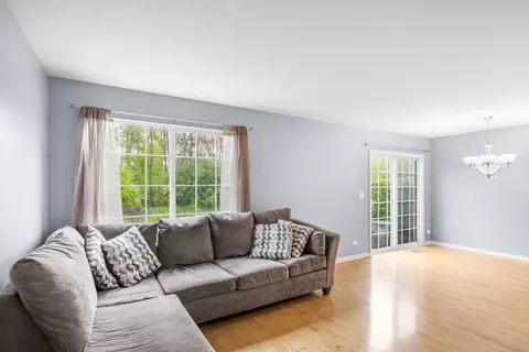 Living - 28088 W Niagara St, Lakemoor, IL 60051 photo 2 of 3