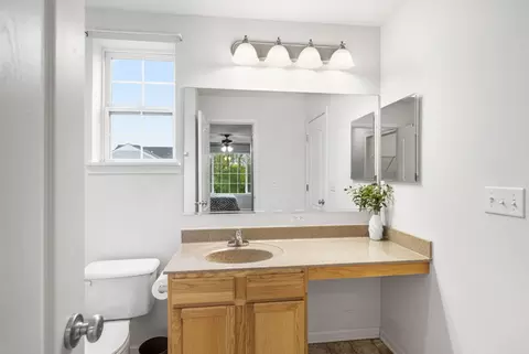 Bath - 28088 W Niagara St, Lakemoor, IL 60051 photo 3 of 3