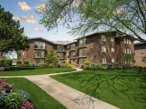 9008 W 140th St #3C, Orland Park, IL 60462