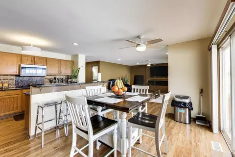 Dining - 822 Tall Grass Trl, Matteson, IL 60443 photo 3 of 3