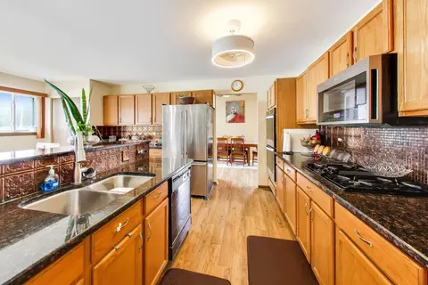 Kitchen - 822 Tall Grass Trl, Matteson, IL 60443 photo 2 of 3