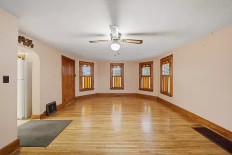 Living - 599 Palmyra Rd, Dixon, IL 61021 photo 2 of 5