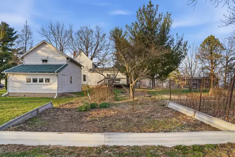 Exterior - 599 Palmyra Rd, Dixon, IL 61021 photo 10 of 11