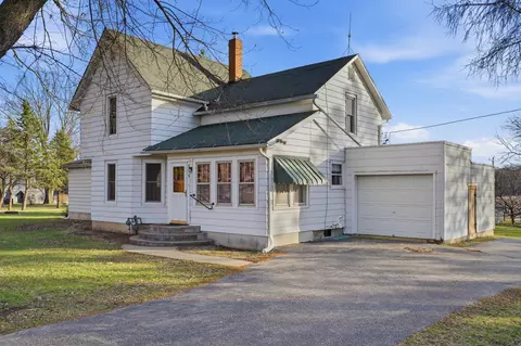 Exterior - 599 Palmyra Rd, Dixon, IL 61021 photo 2 of 11