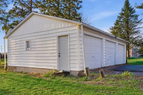 Exterior - 599 Palmyra Rd, Dixon, IL 61021 photo 3 of 11