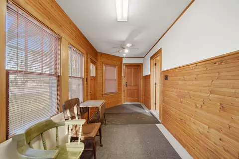 Entry Way - 599 Palmyra Rd, Dixon, IL 61021 photo 5 of 5