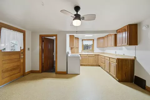 Entry Way - 599 Palmyra Rd, Dixon, IL 61021 photo 1 of 5
