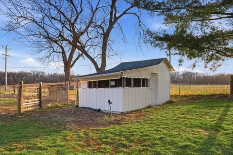 Exterior - 599 Palmyra Rd, Dixon, IL 61021 photo 11 of 11