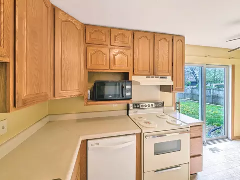Kitchen - 1203 Mount Vernon Dr, Bloomington, IL 61704 photo 8 of 9