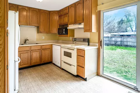 Kitchen - 1203 Mount Vernon Dr, Bloomington, IL 61704 photo 3 of 9