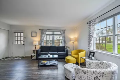 Living - 1554 Timber Trl, Wheaton, IL 60189 photo 1 of 4