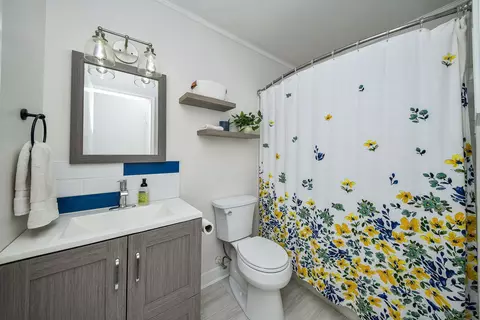 Bath - 1554 Timber Trl, Wheaton, IL 60189 photo 1 of 1
