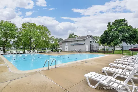 Exterior - 1554 Timber Trl, Wheaton, IL 60189 photo 3 of 3