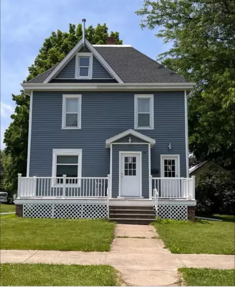 18 N Jefferson Ave, Amboy, IL 61310