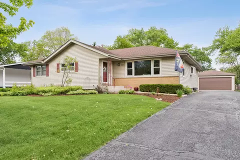 5324 Clover Dr, Lisle, IL 60532
