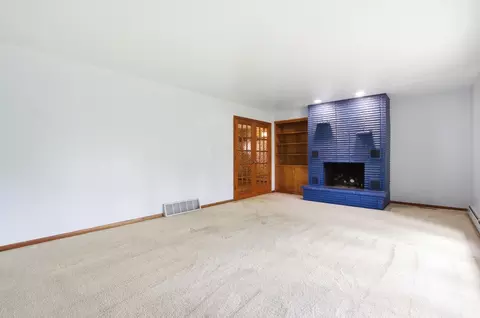 Living - 422 Miller St, Beecher, IL 60401 photo 2 of 2