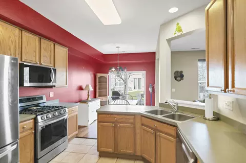 Kitchen - 24924 Franklin Ln, Plainfield, IL 60585 photo 2 of 4