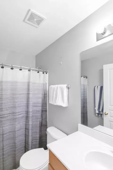Bath - 24924 Franklin Ln, Plainfield, IL 60585 photo 4 of 4