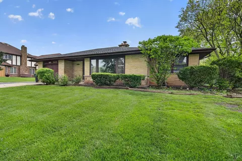 3925 Downers Dr, Downers Grove, IL 60515