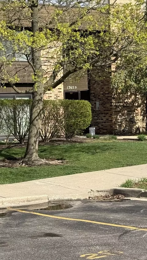 1365 N Sterling Ave #D116, Palatine, IL 60067