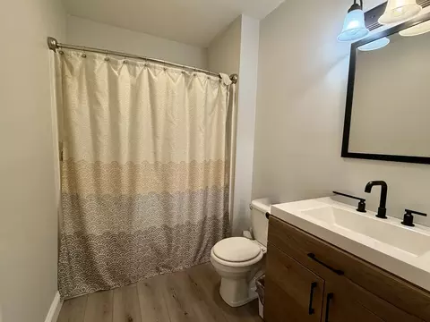 Bath - 203 Macgregor Rd, Lockport, IL 60441 photo 1 of 2