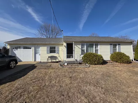 803 17th Ave, Camanche, IA 52730