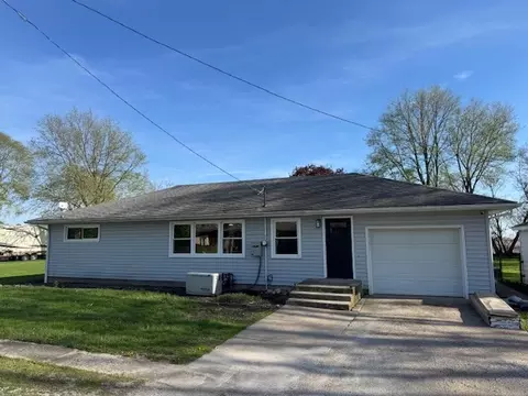214 Lydia St, Graymont, IL 61743