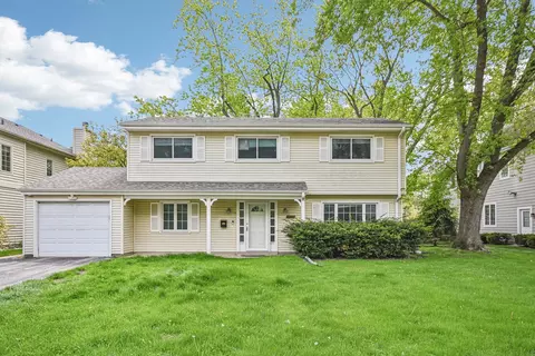 1235 Dartmouth Ln, Deerfield, IL 60015