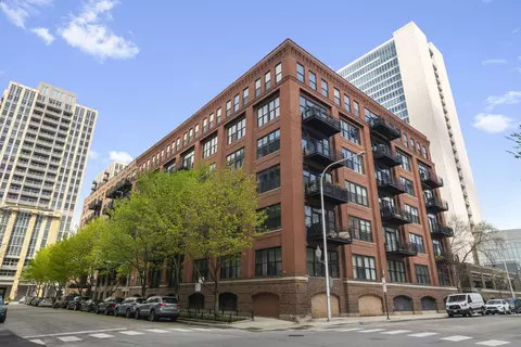 520 W Huron St #705, Chicago, IL 60654