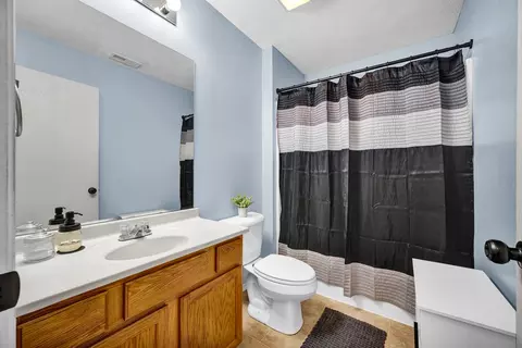 Bath - 1040 Ekstam Dr #108, Bloomington, IL 61704 photo 2 of 2