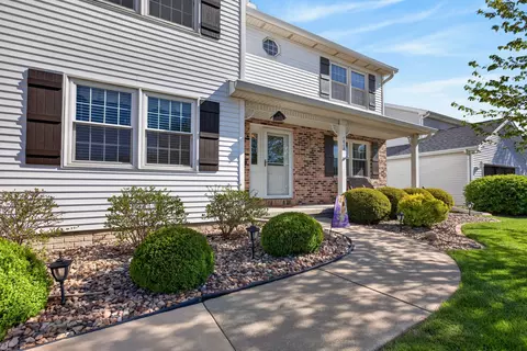 Exterior - 1018 Sawgrass Dr, Normal, IL 61761 photo 2 of 14