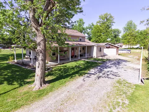 Other - 212 Oak St, Flora, IL 62839 photo 10 of 12