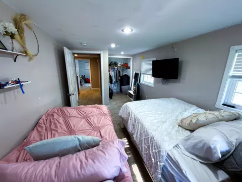 Bedroom - 212 Oak St, Flora, IL 62839 photo 4 of 5