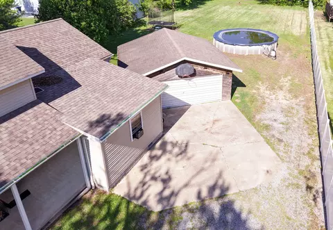 View/Area - 212 Oak St, Flora, IL 62839 photo 7 of 10
