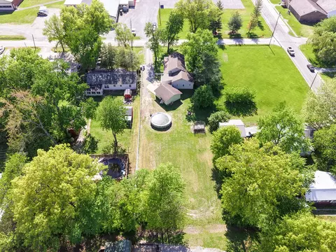 View/Area - 212 Oak St, Flora, IL 62839 photo 1 of 10