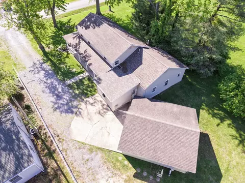 View/Area - 212 Oak St, Flora, IL 62839 photo 6 of 10