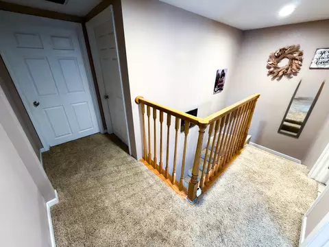 Entry Way - 212 Oak St, Flora, IL 62839 photo 3 of 5