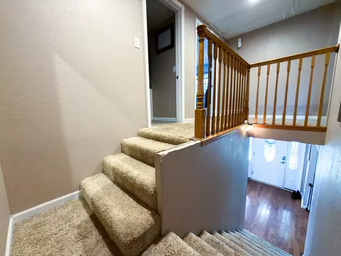 Entry Way - 212 Oak St, Flora, IL 62839 photo 2 of 5