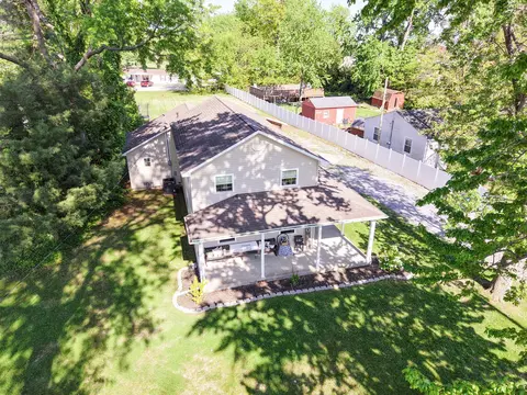 View/Area - 212 Oak St, Flora, IL 62839 photo 8 of 10