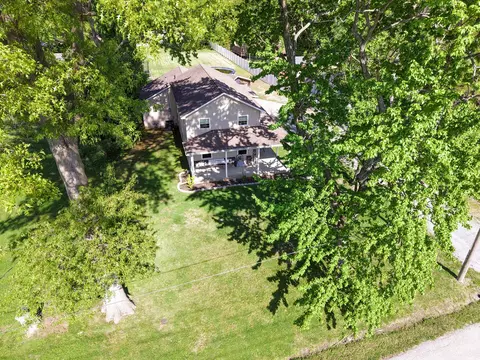 View/Area - 212 Oak St, Flora, IL 62839 photo 10 of 10
