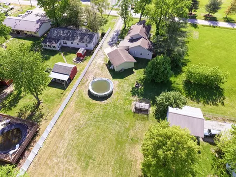 View/Area - 212 Oak St, Flora, IL 62839 photo 4 of 10